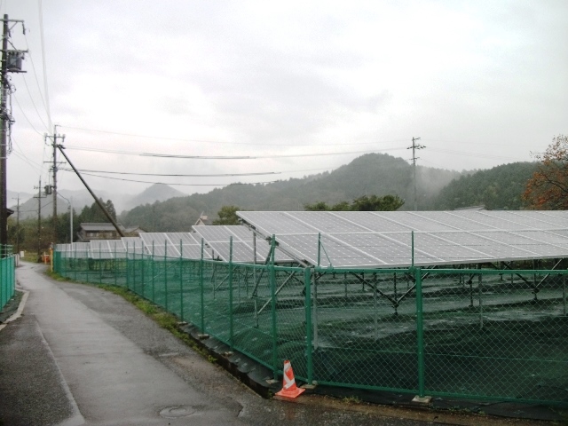 山県市大桑太陽光発電所電気設備工事